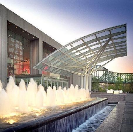 クラウン・センター